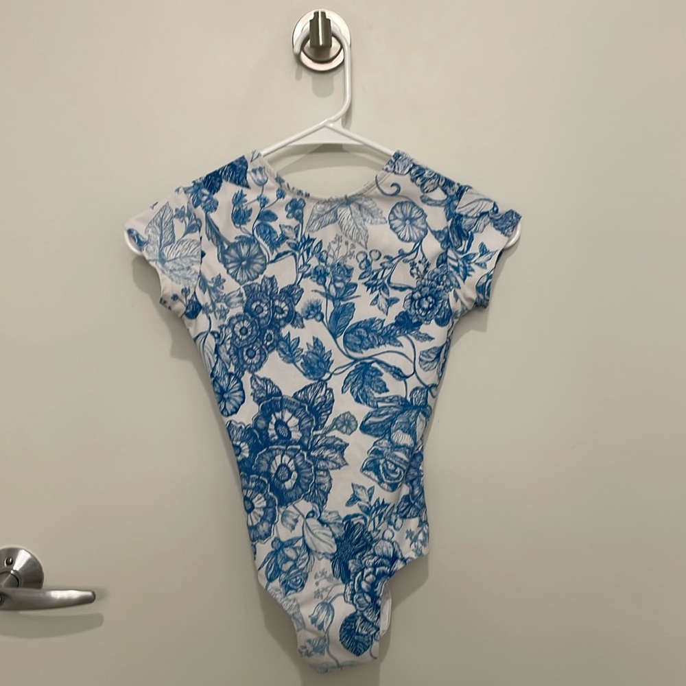 Blue floral, Lucky Leo size small